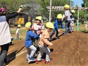 2021　4月26日　年少クラス　戸外遊び