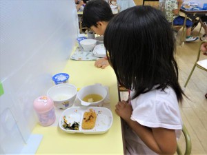 昼食準備・昼食 (17)