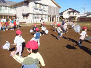 2022　1月12日　年少クラス　凧あげ