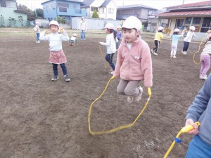 2022　12月21日　年中クラス　なわとび