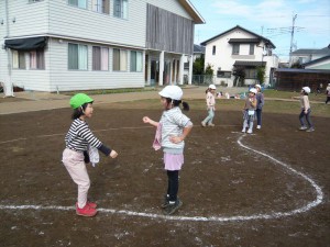 2023　1月18日　年中・年長クラス　戸外の活動やあそび