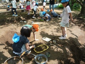 2023　4月20日　年長クラス　戸外あそび