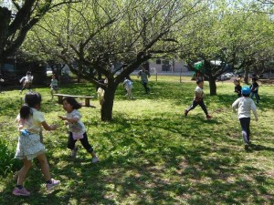 2023　4月10日　年長クラス　戸外あそび